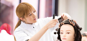 臼井美容専門学校｜富山県｜美容師コース・総合美容コース